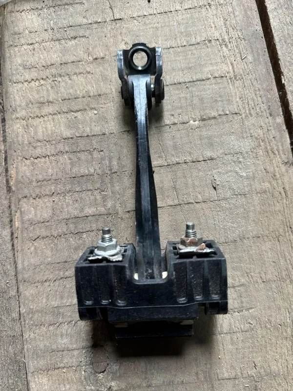 Ограничитель двери Opel Astra H (2004—2007) б.у