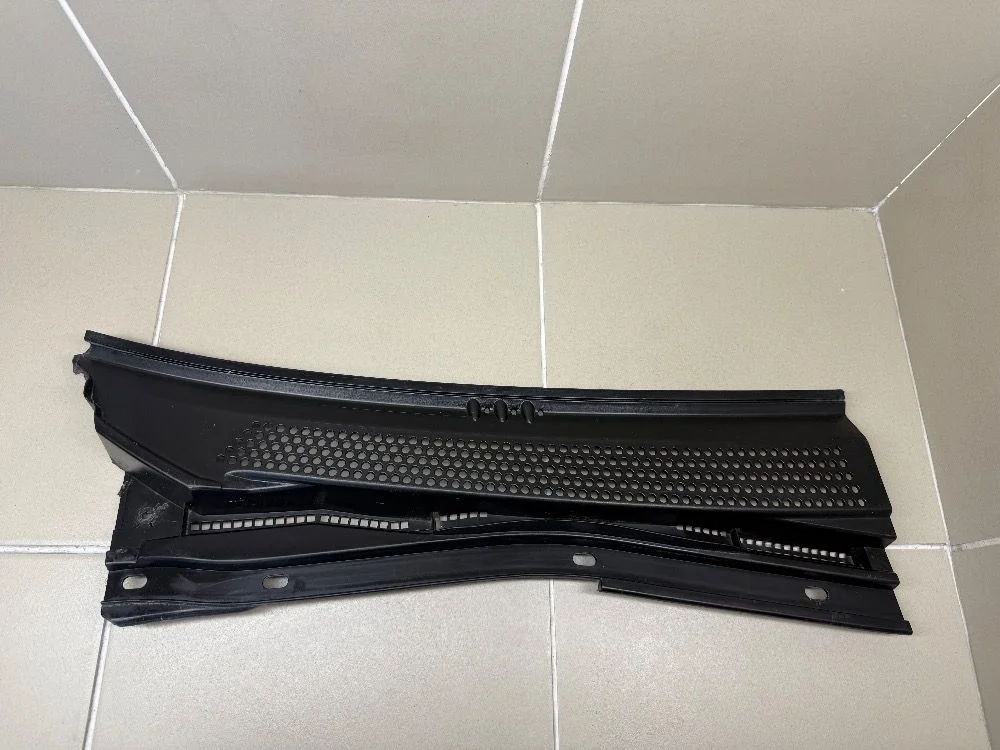 Планка лобовое стекло Mitsubishi L200 IV (2006—2014) б.у