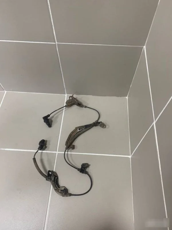 Датчик ABS Mitsubishi L200 IV (2006—2014) б.у