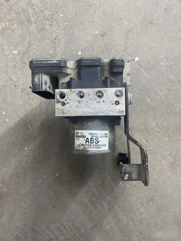 Блок Hyundai Solaris I (2010—2014) б.у