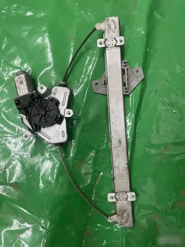 Стеклоподъемник Hyundai Solaris I (2010—2014) б.у