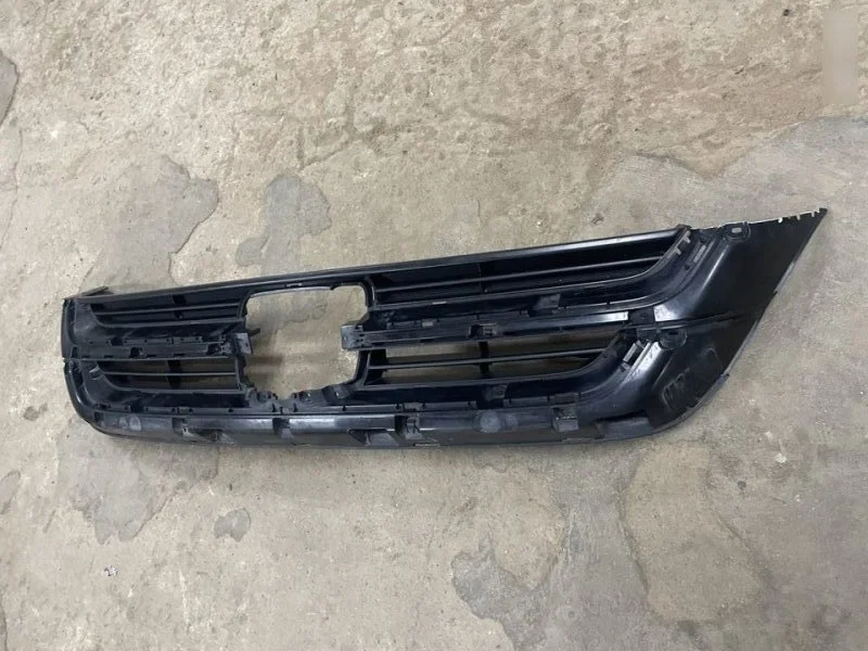 Решетка радиатора Honda CR-V III рестайлинг (2009—2012) б.у