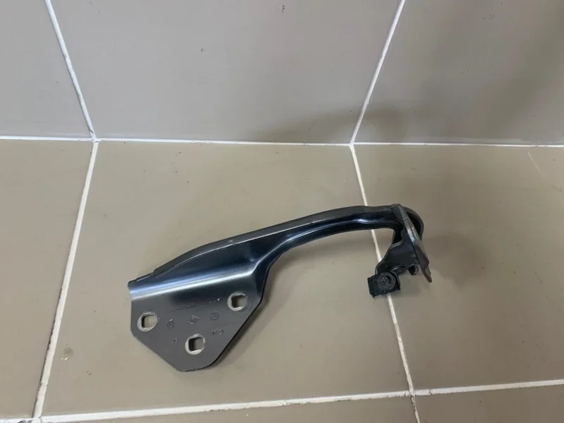 Петля капота Renault Duster II (2017—2026) б.у