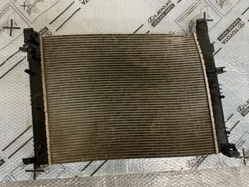 Радиатор охлаждения двигателя Renault Duster II (2017—2026) б.у