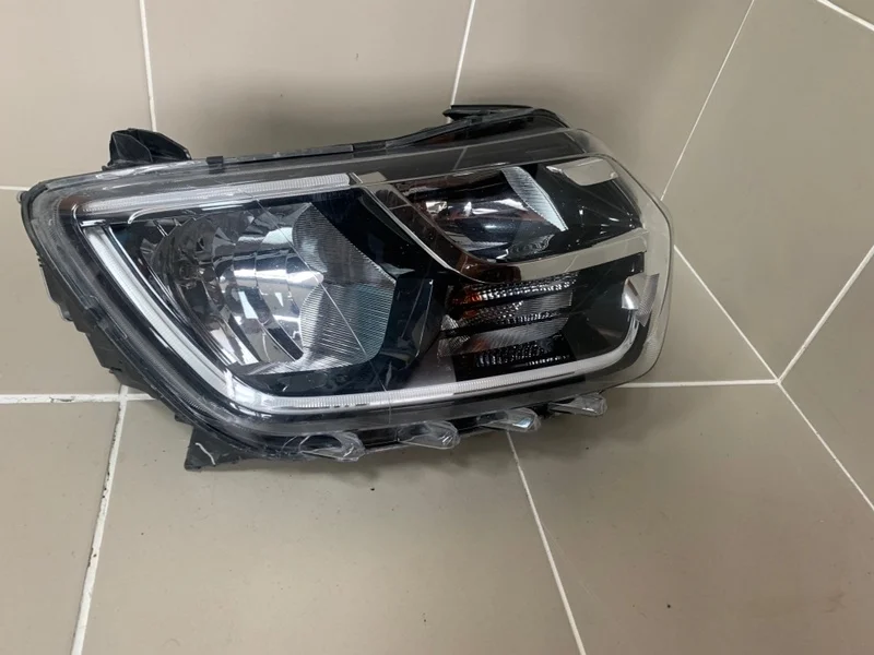 Фара Renault Duster II (2017—2025) б.у