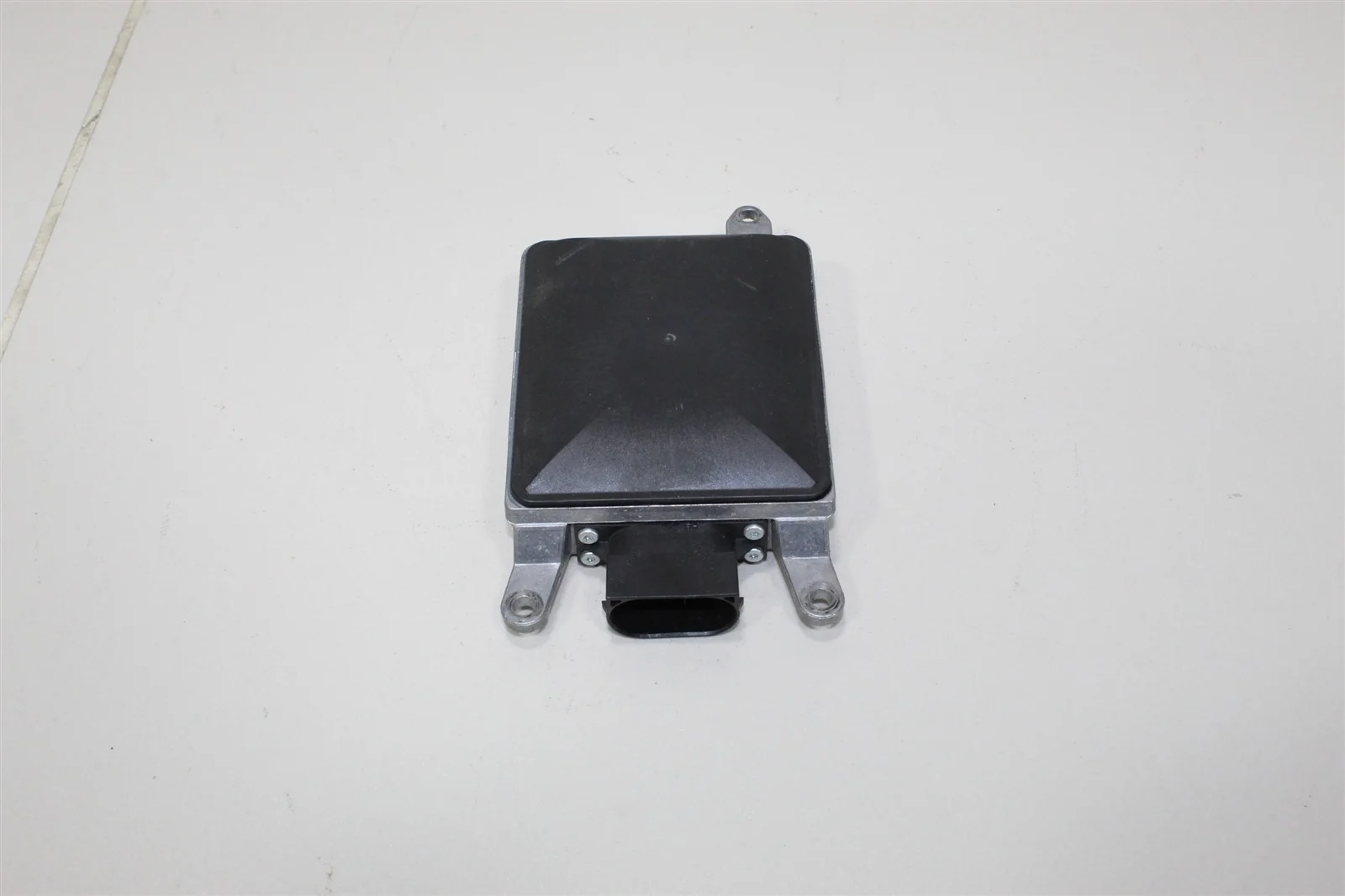 Датчик слепых зон PORSCHE CAYENNE 2015 8T0907566B 958 (92A)