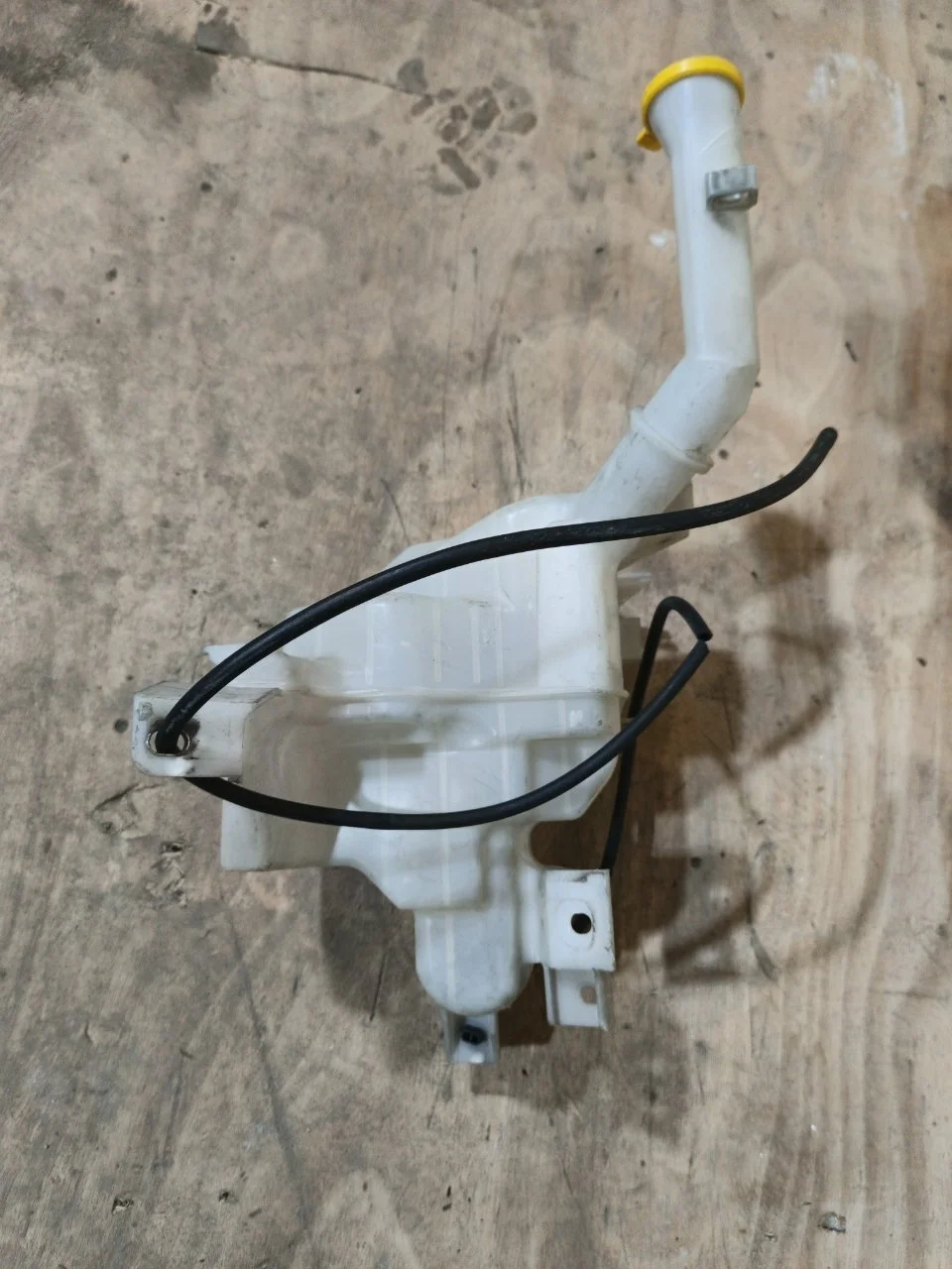 Бачок омывателя Mazda 3 2009-2013 BBM467480 BL