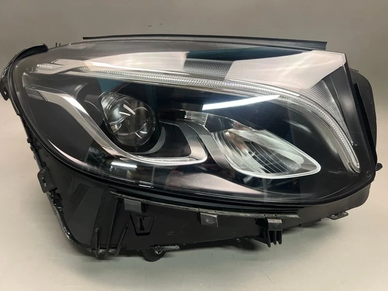 Фара Mercedes-Benz GLC-class 2015-2018 A2539065201 X253, передняя правая