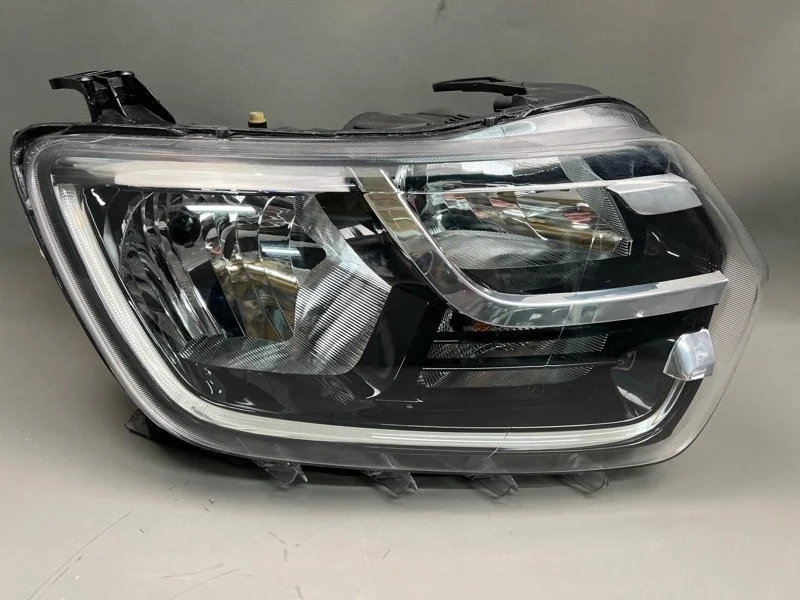 Фара Renault Duster 2020-2025 260103537R II, передняя правая