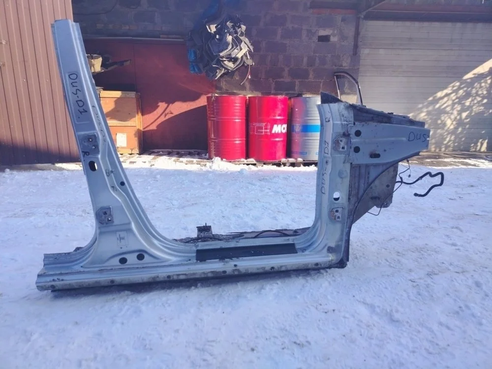 Порог Renault Duster 2017 781160242R X79 K9K858, правый