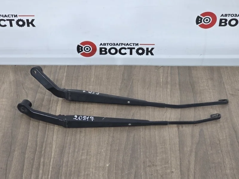 Поводок стеклоочистителя MITSUBISHI PAJERO 2012 8250A199 V93W 6G72