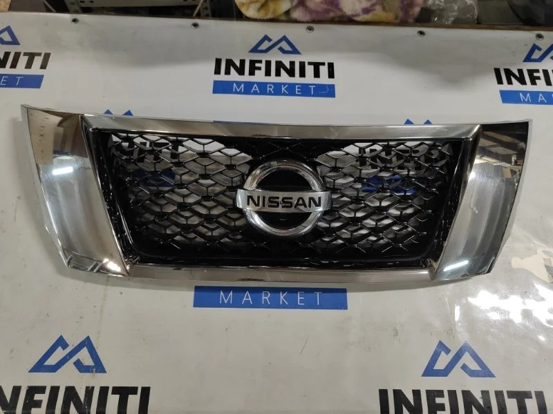 Решетка радиатора Nissan Pathfinder R52