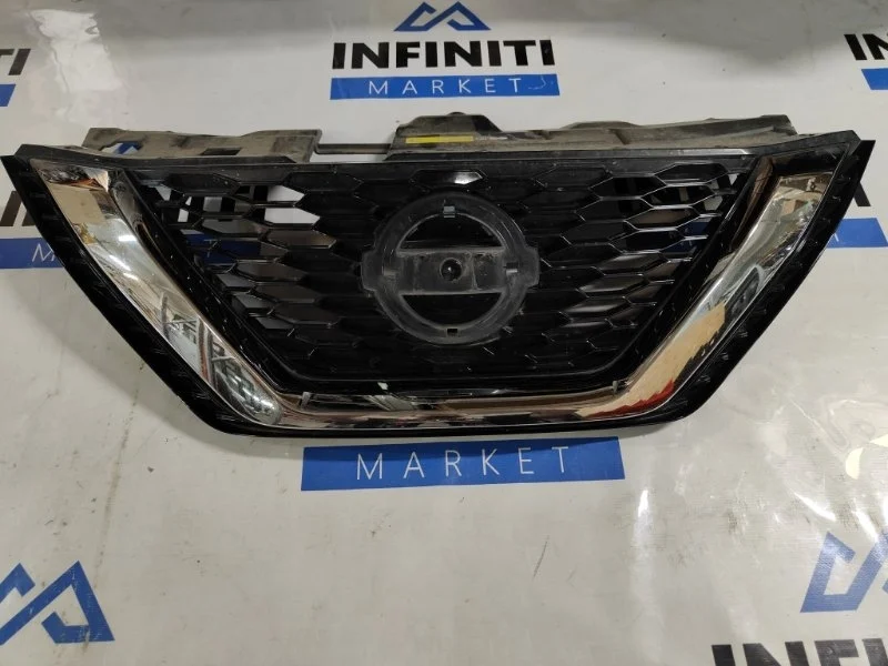 Решетка радиатора NISSAN Qashqai J11