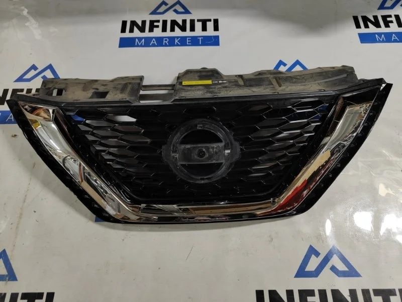 Решетка радиатора NISSAN Qashqai J11