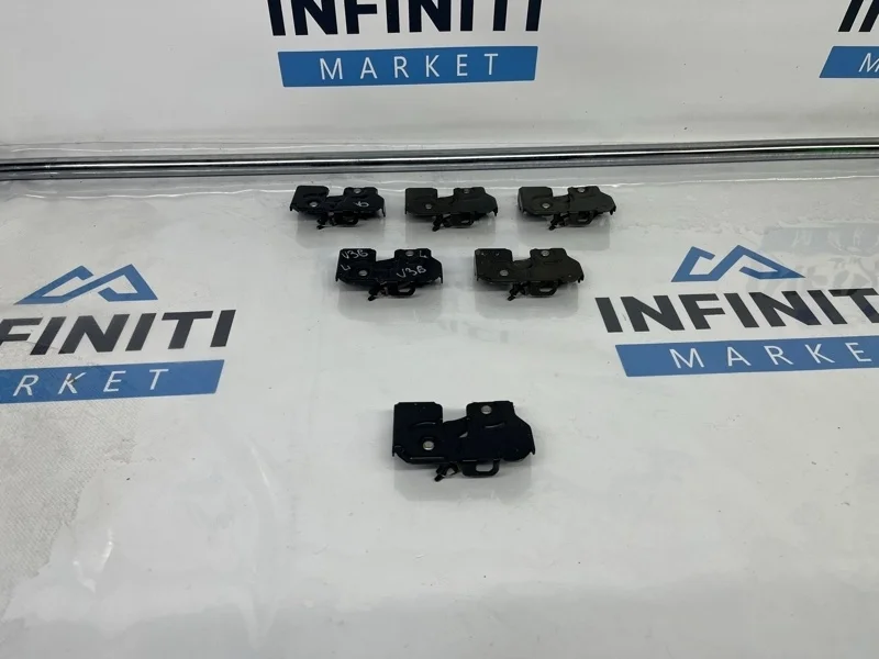 Замок капота левый INFINITI G37 V36