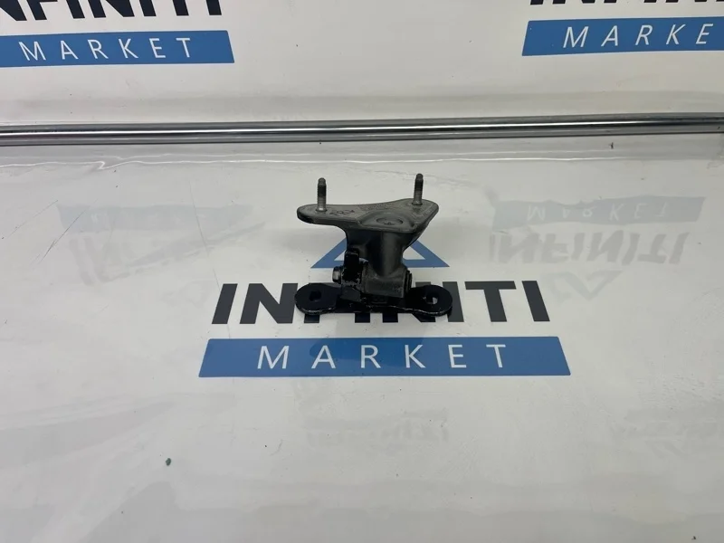 Петля двери нижняя передняя правая Mercedes-Benz