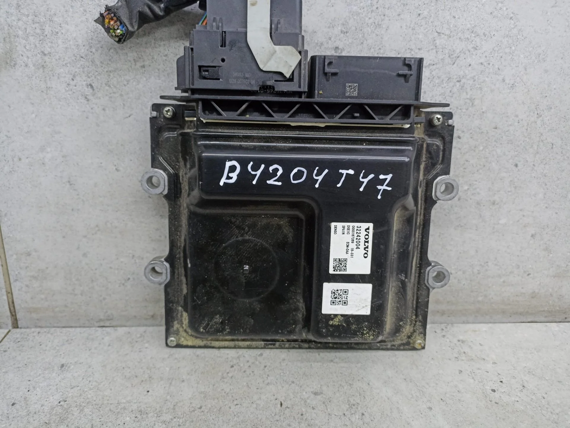 Блок управления двигателем Volvo XC40 32242004