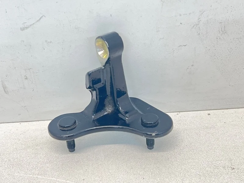 Петля двери Mercedes-Benz GLE-klasse 2015-2018 A1667200137 W166, передняя левая