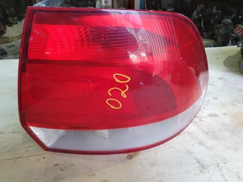 Фонарь Volkswagen Polo 2011 седан