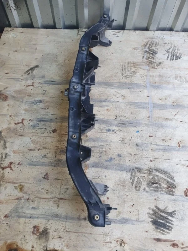 Кронштейн бампера Porsche Cayenne 2014-2018 958. рестайлинг