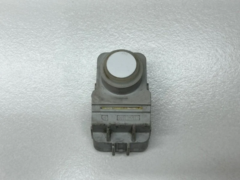 Датчик парковки задний Hyundai Sonata 6 YF