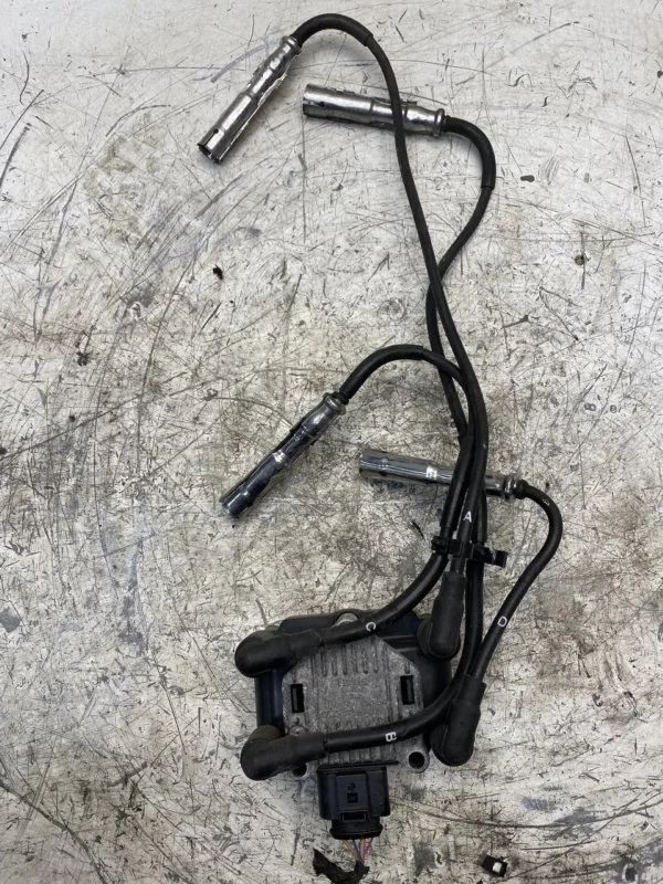 Катушка зажигания Skoda Octavia 2 032905106B BSE