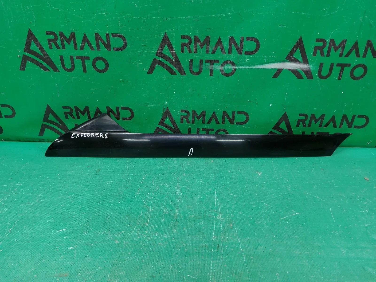 Накладка лобового стекла FORD EXPLORER 2010-2019 5 U502