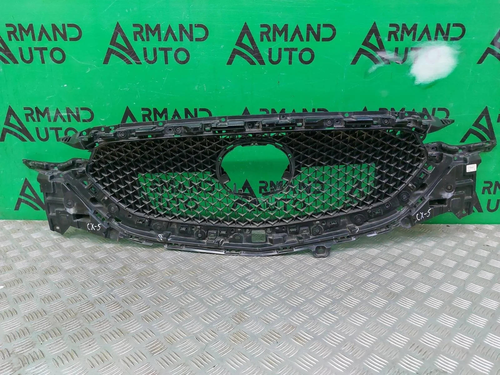 Решетка радиатора Mazda CX-5 2017-нв