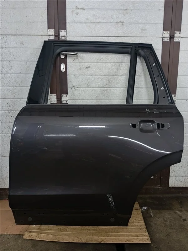 Дверь Volvo XC90 2023 32321822 B420T, задняя левая