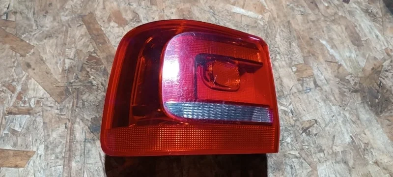 Фонарь Volkswagen Touran 2012 1T3