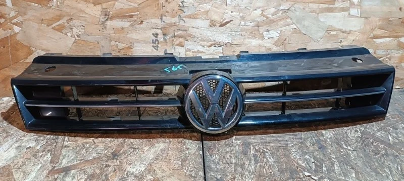 Решетка радиатора Volkswagen Polo 2012 6R1