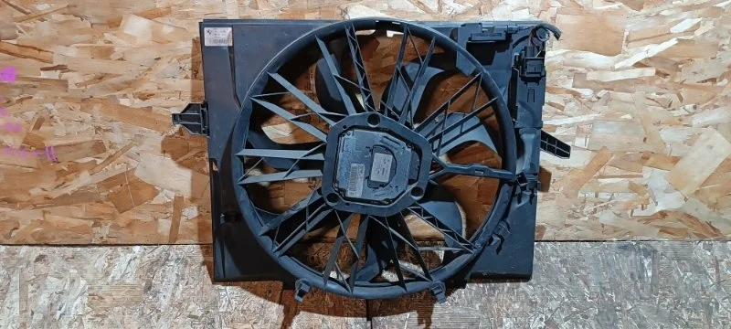 Вентилятор охлаждения сборе диффузором BMW 5 2004 E60