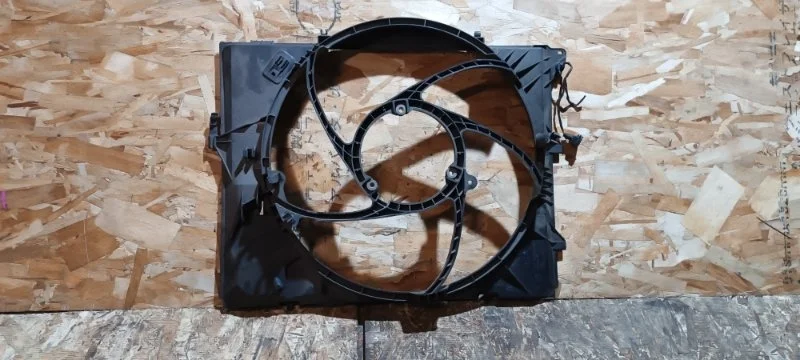 Диффузор вентилятора BMW 3 2005 E90