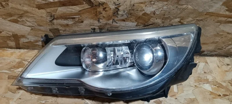 Фара ксенон адаптивный Volkswagen Tiguan 2009 5N1