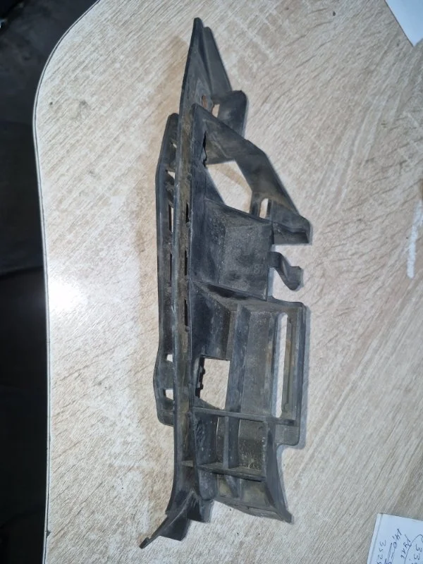 Кронштейн бампера Peugeot 307 2003 ХЕТЧБЕК 5 ДВЕРЕЙ