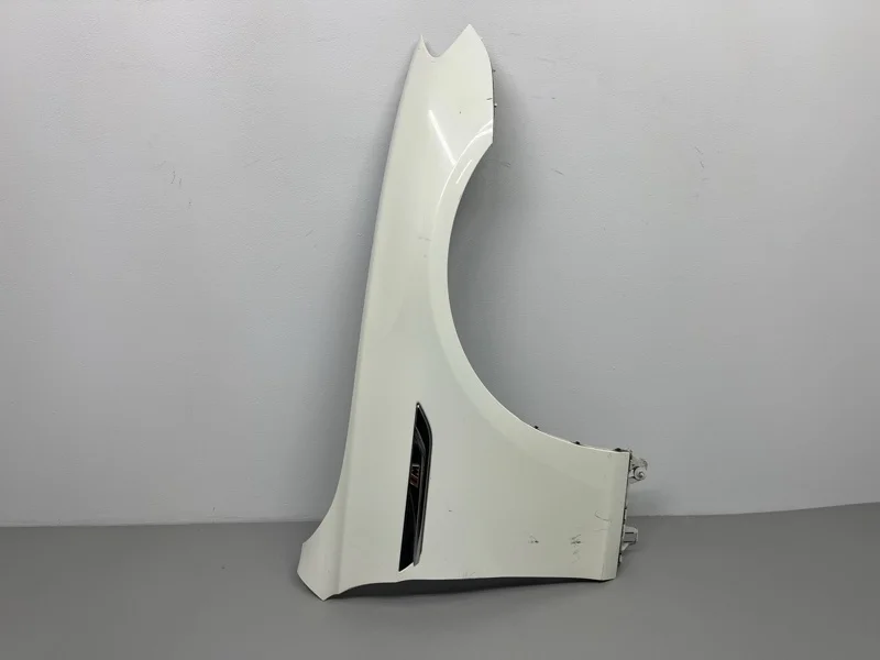 Крыло BMW 6 F06