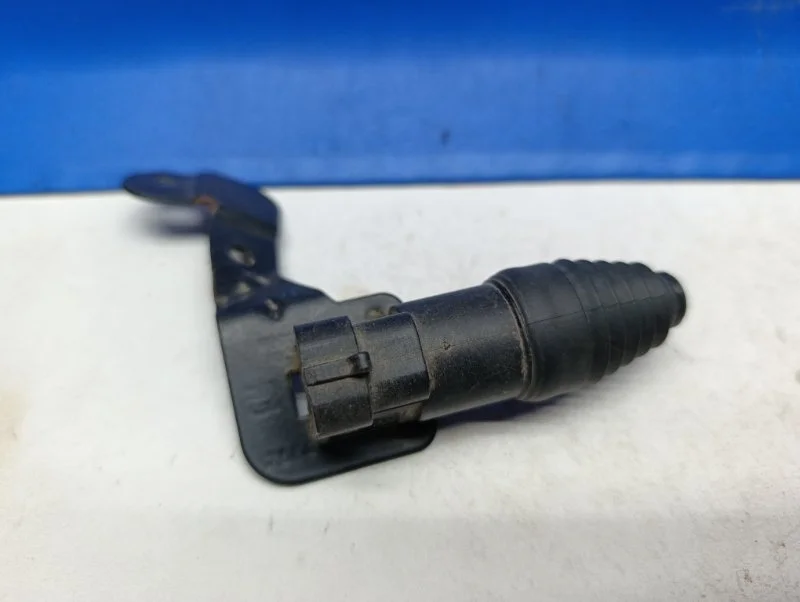 Концевик капота Opel Astra H 2004-2014 90355463 H