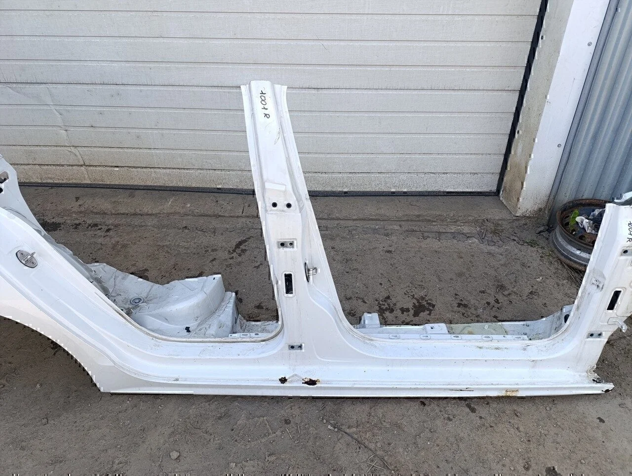 Порог со стойкой правый Jetta 2011>