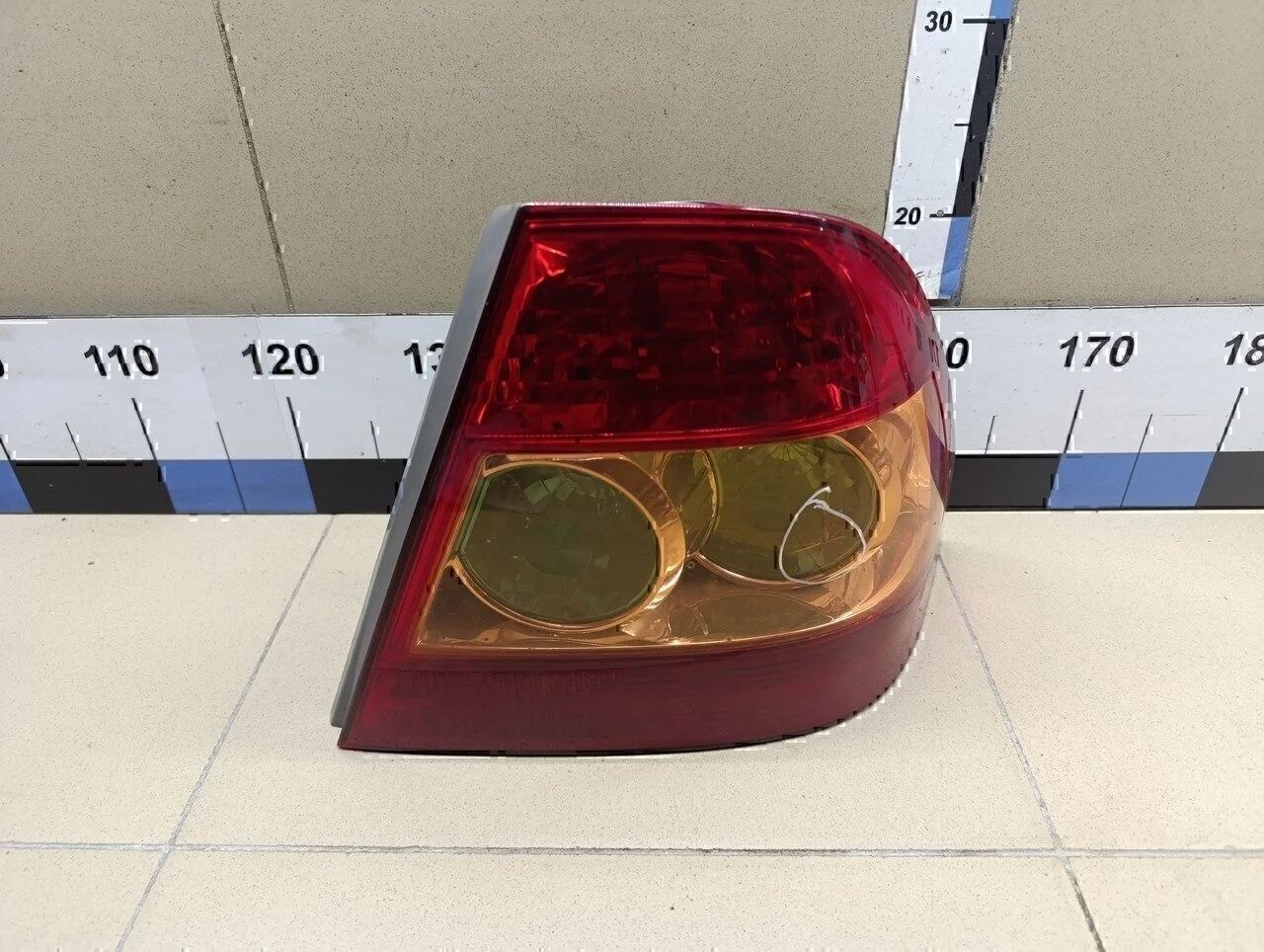 Фонарь задний правый Corolla E12 2001-2006