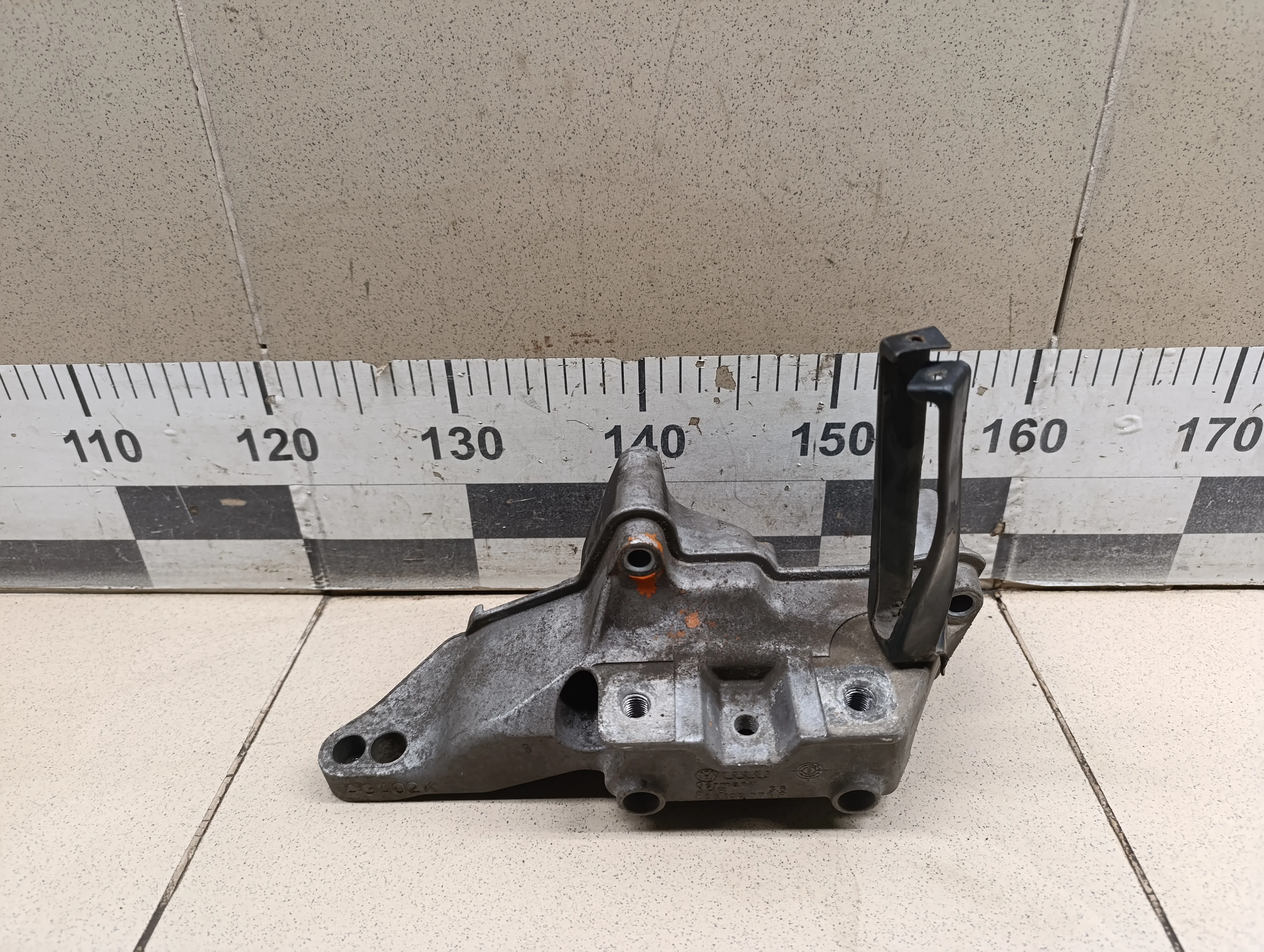 Кронштейн двигателя правый Octavia (A4 1U-) 2000-2011