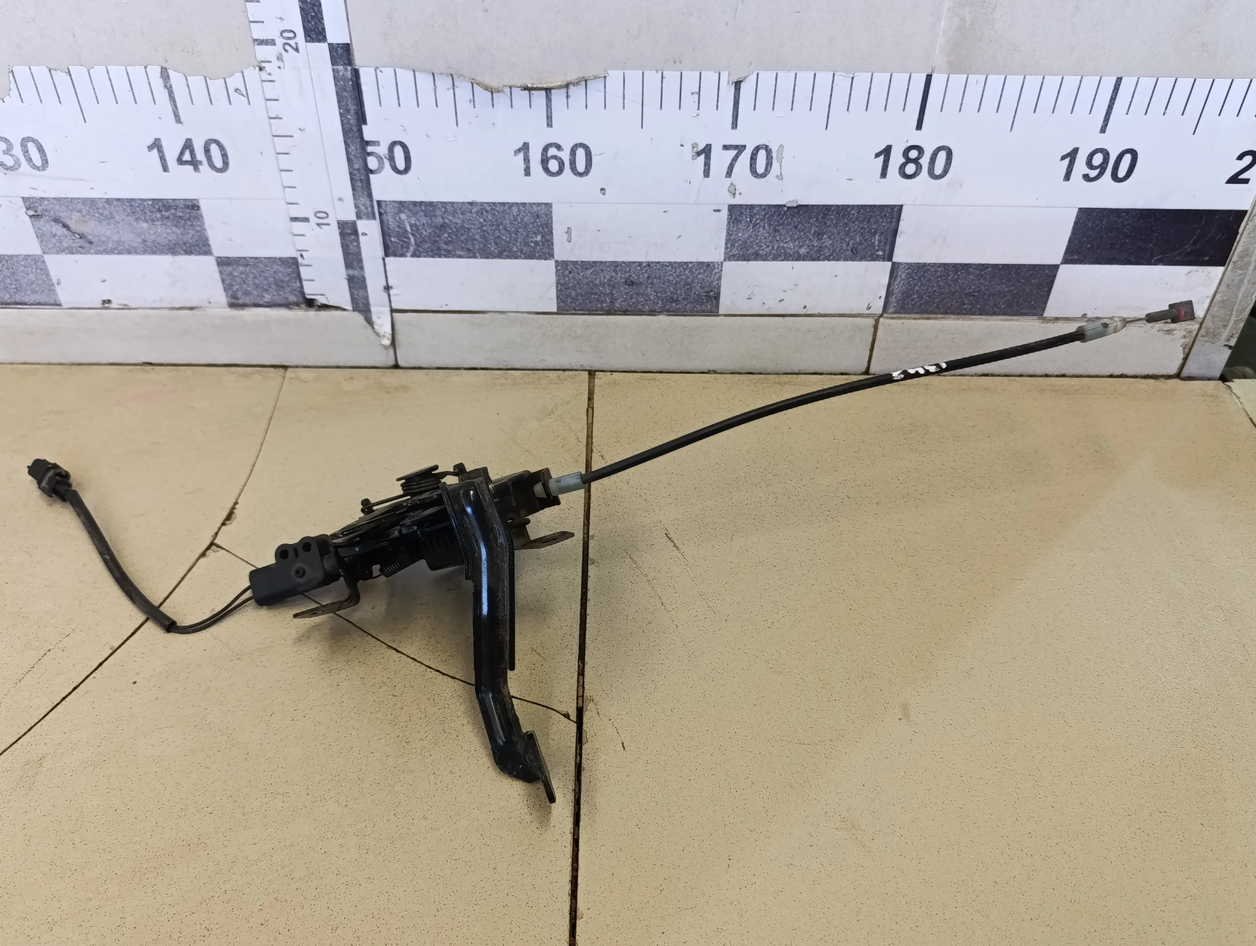 Замок капота Solaris 2017>