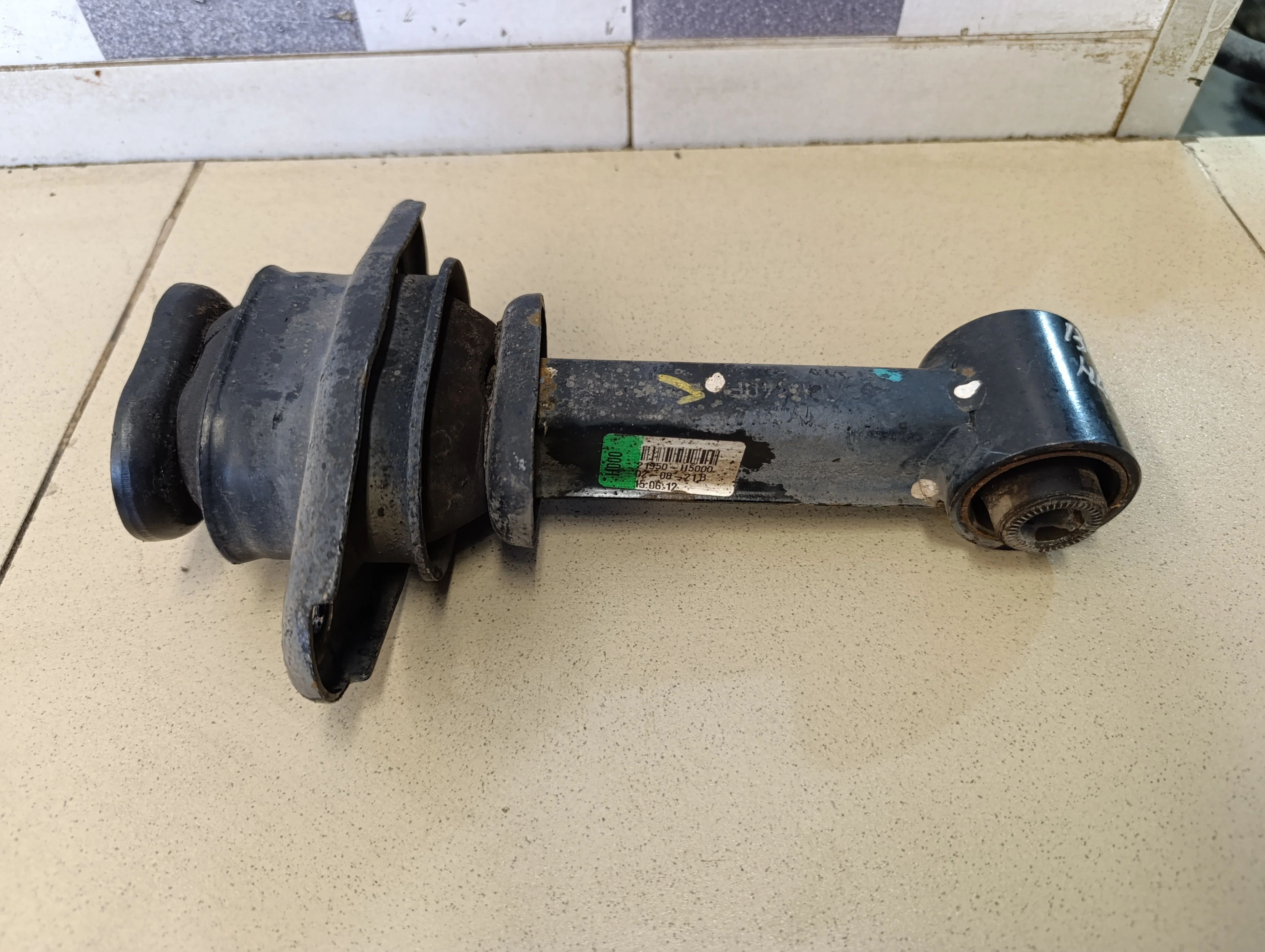 Опора двигателя задняя Solaris 2017>