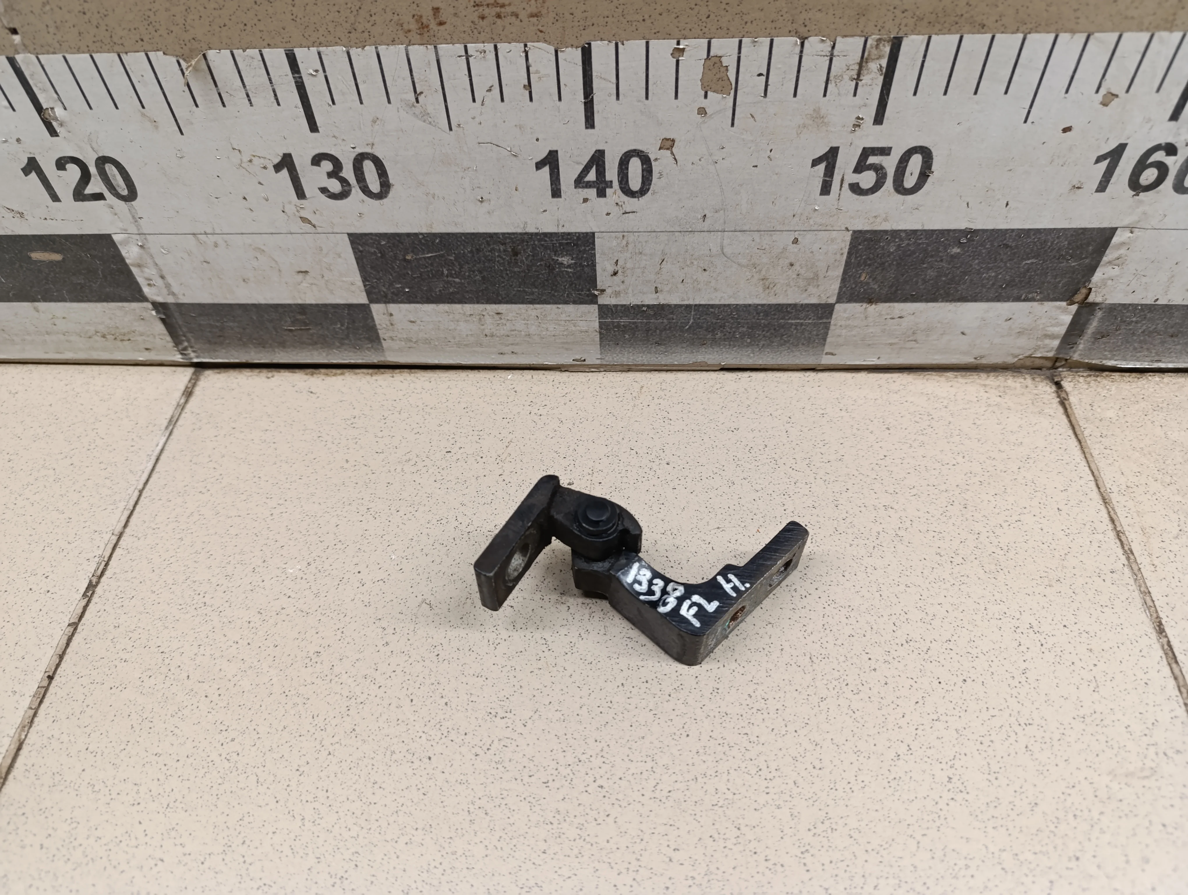 Петля двери Golf IV/Bora 1997-2005