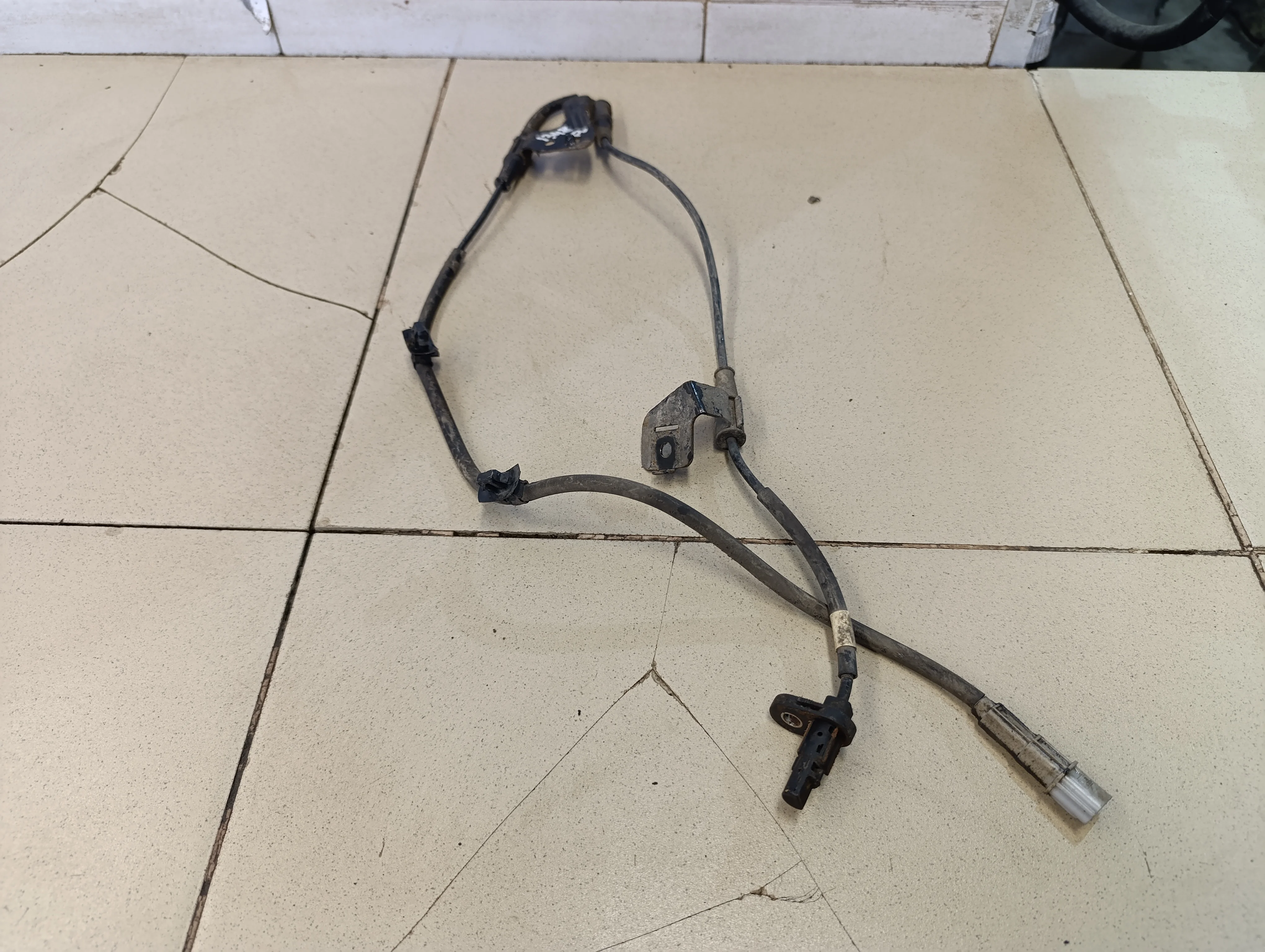 Датчик ABS передний левый Solaris 2017>