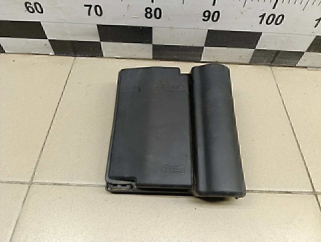 Крышка блока предохранителей Jetta 2011>