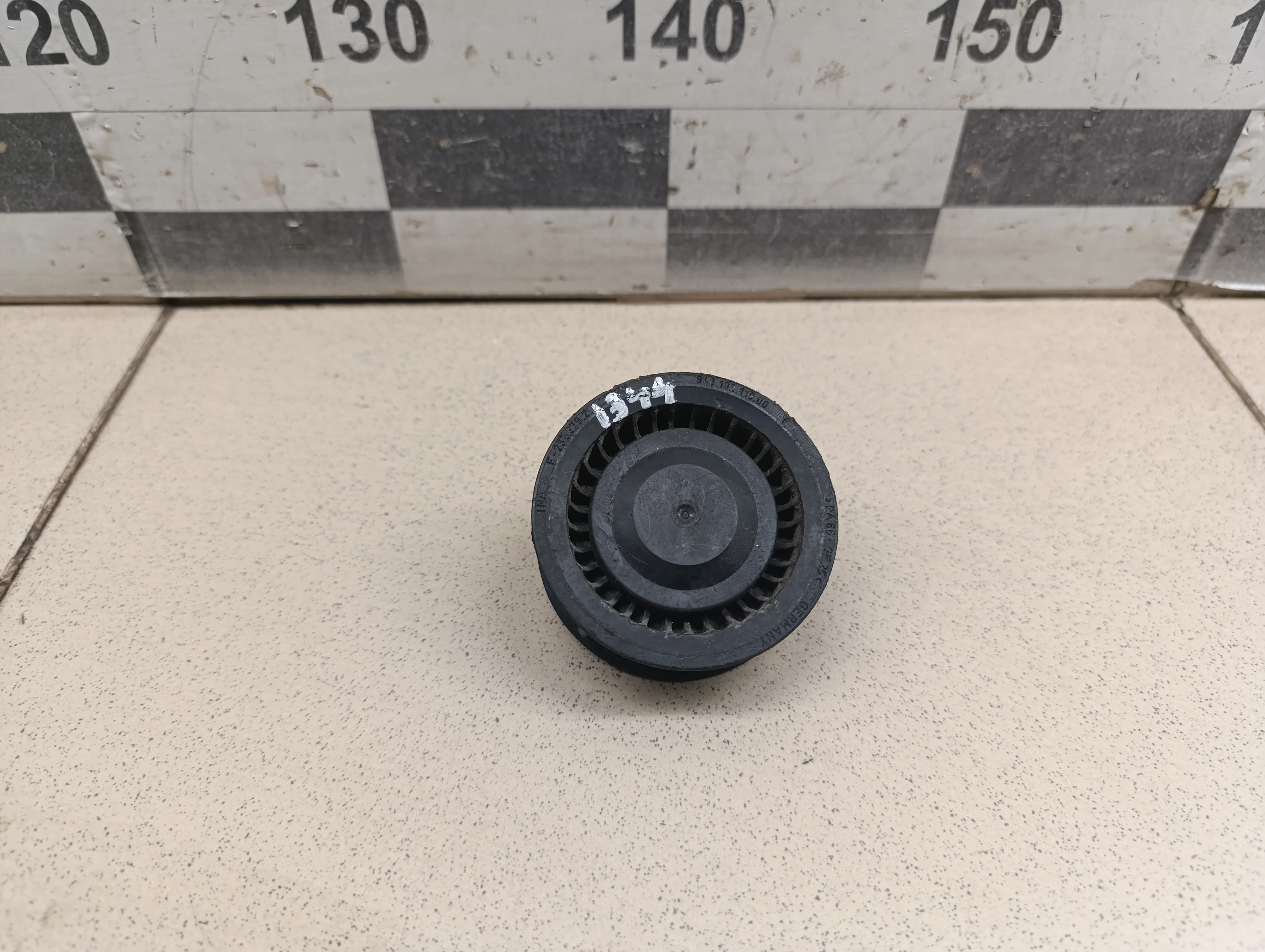 Ролик дополнительный руч. ремня Cayenne 2003-2010