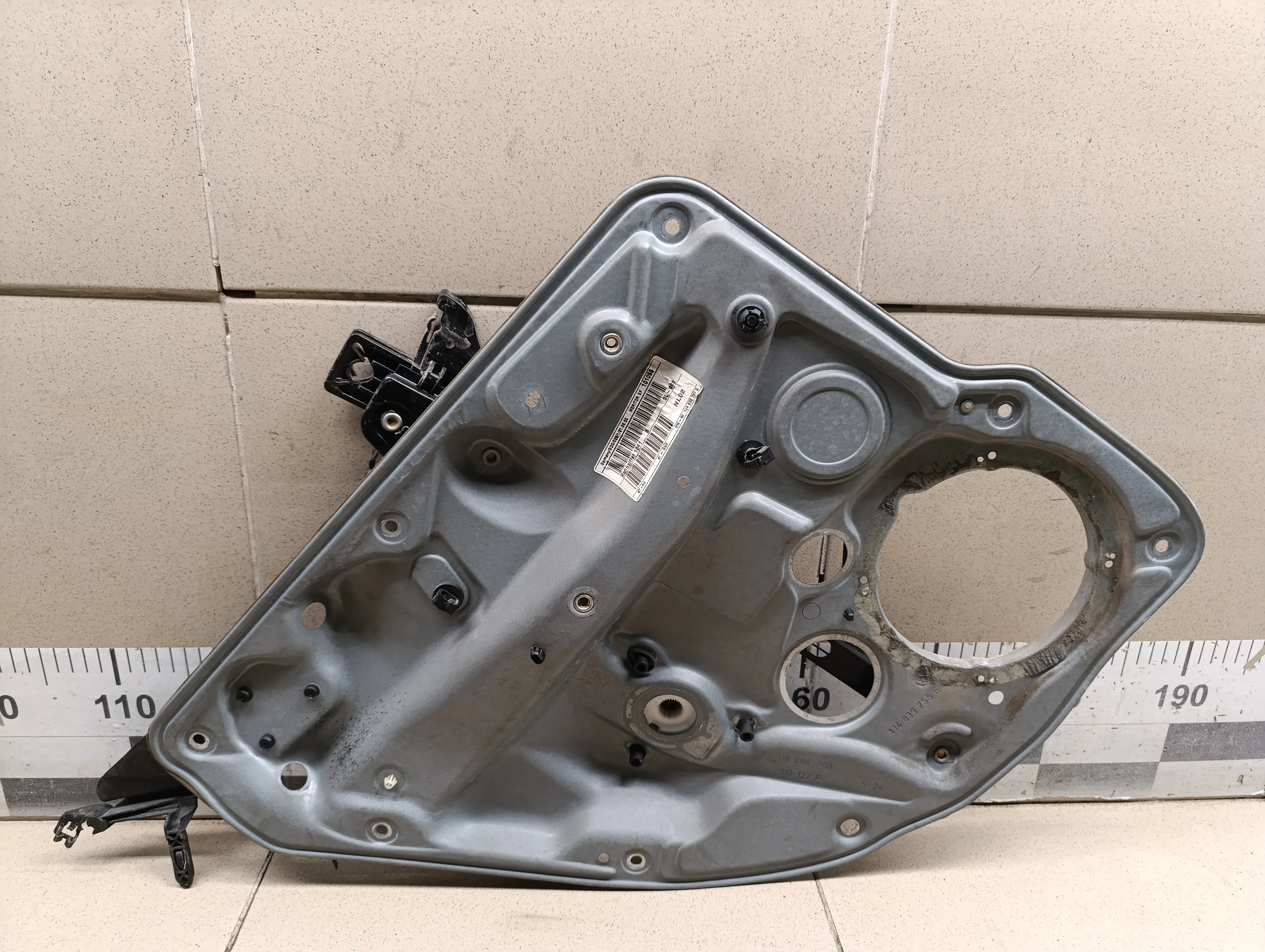 Стеклоподъемник электр. задний левый Golf IV/Bora 1997-2005