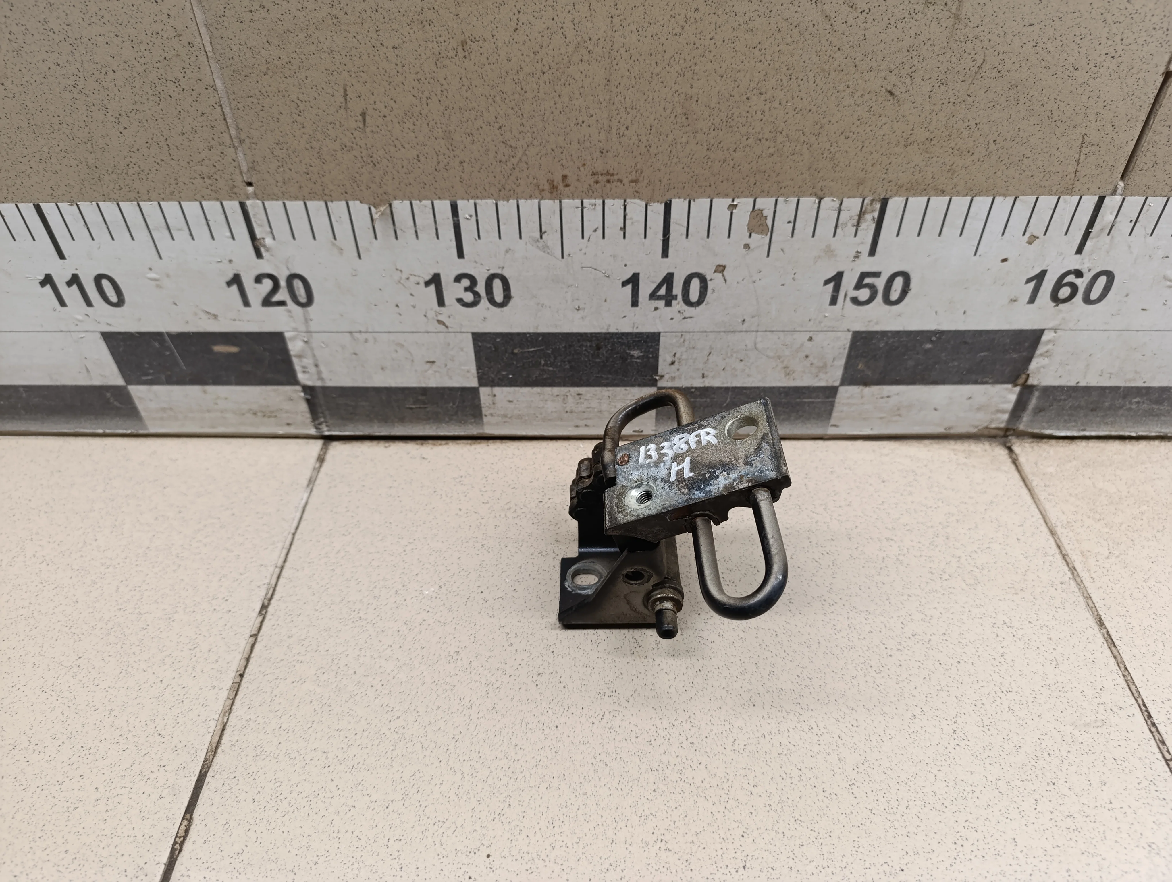 Петля двери передней правой нижняя A3 (8L1) 1996-2003