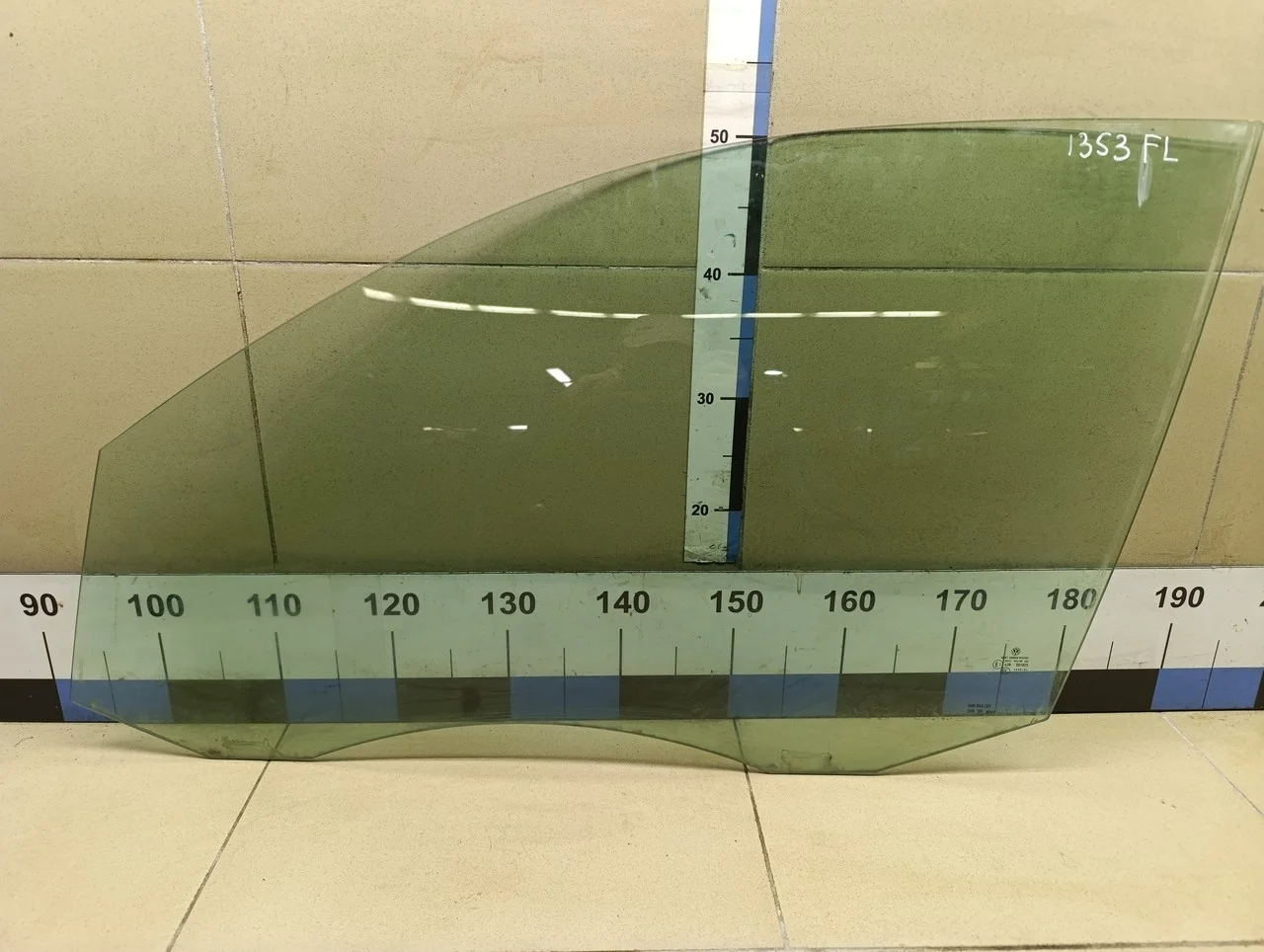 Стекло двери передней левой Tiguan 2011-2016