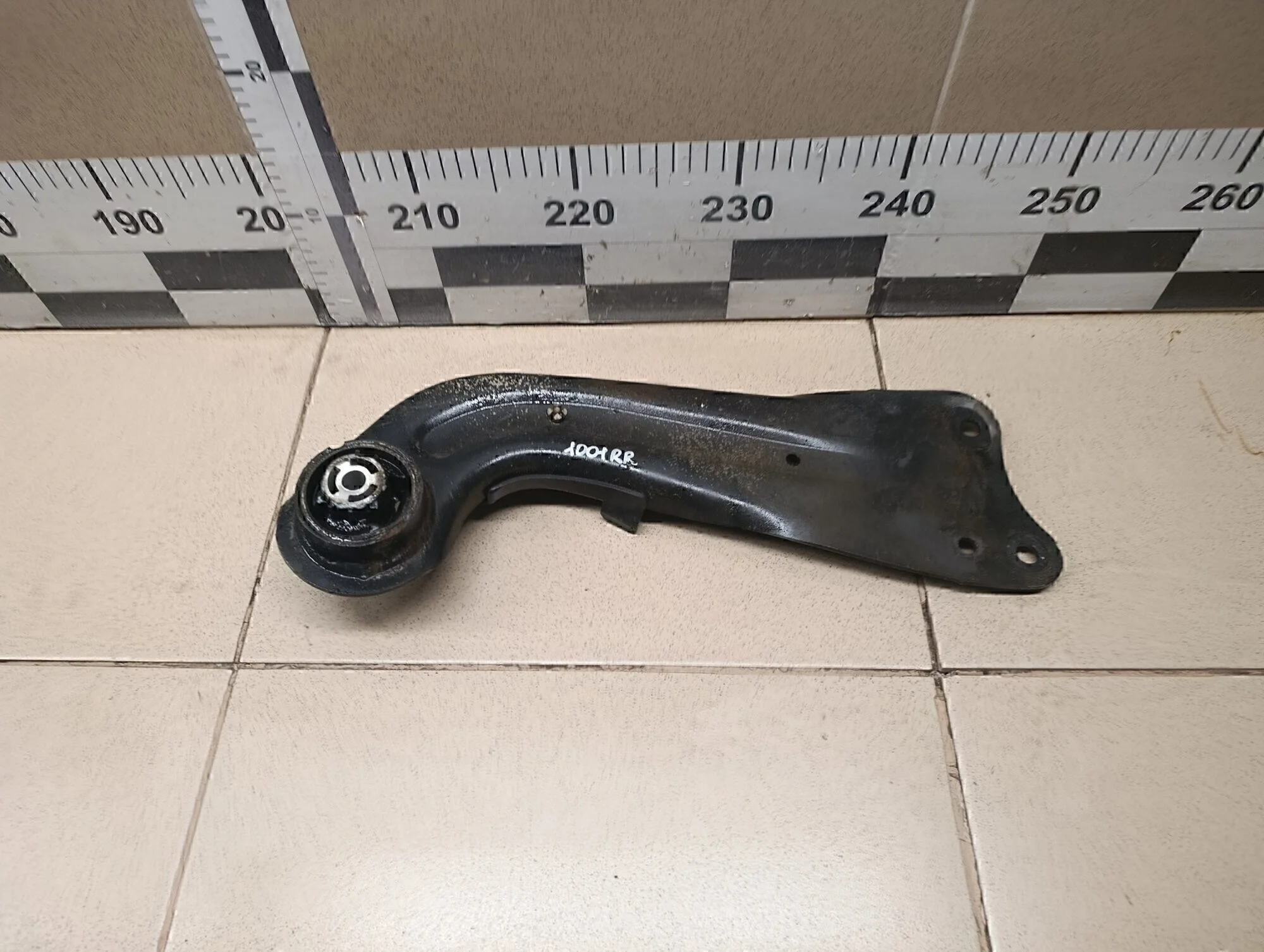 Рычаг задний продольный правый Tiguan 2007-2011